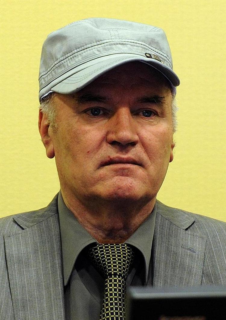 krigsforbryder. I 2010 bad Mladic' familie om, at han blev erklæret død, så hans kone kunne få pension 