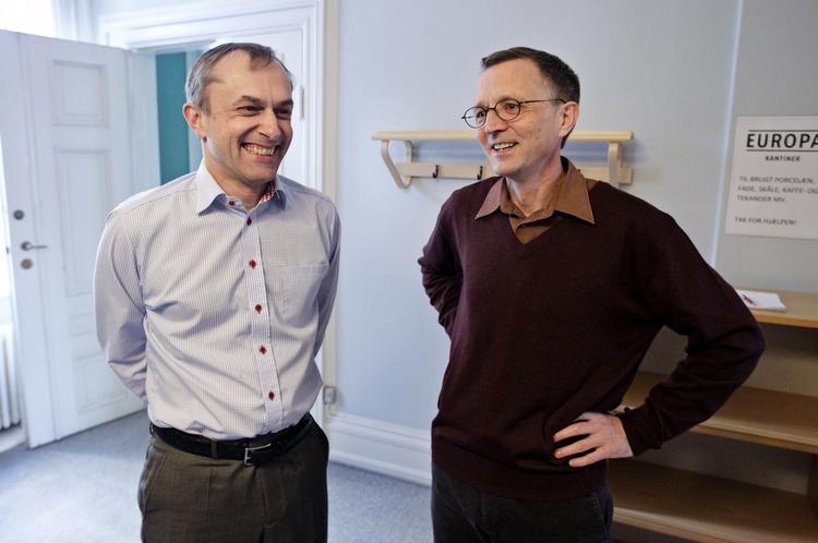 forkælet. KL's topforhandler, Michael Ziegler (t.v.), tøver ikke med at betegne de ældre lærere for en alt for forkælet personalegruppe i kommunerne. 