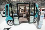 Nærtrafik. Dette rullende busstoppested kommer fra bilskrædderen Rinspeed og er et bud på et køretøj til nærtransport. I den 3,60 meter lange MicroMax skal passagererne stå op under de korte ture, den er beregnet til. 