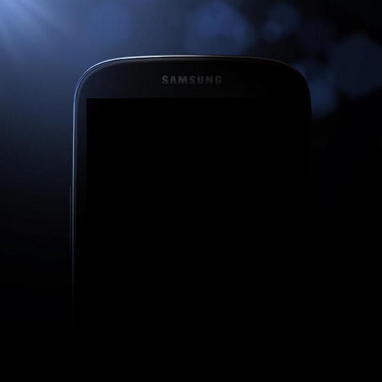 MYSTIK. Samsungs amerikanske division tweetede dette billede ud med en teaser omkring deres presse-event på torsdag. Vi kan konstatere, at der nok er tale om noget med en telefon. 