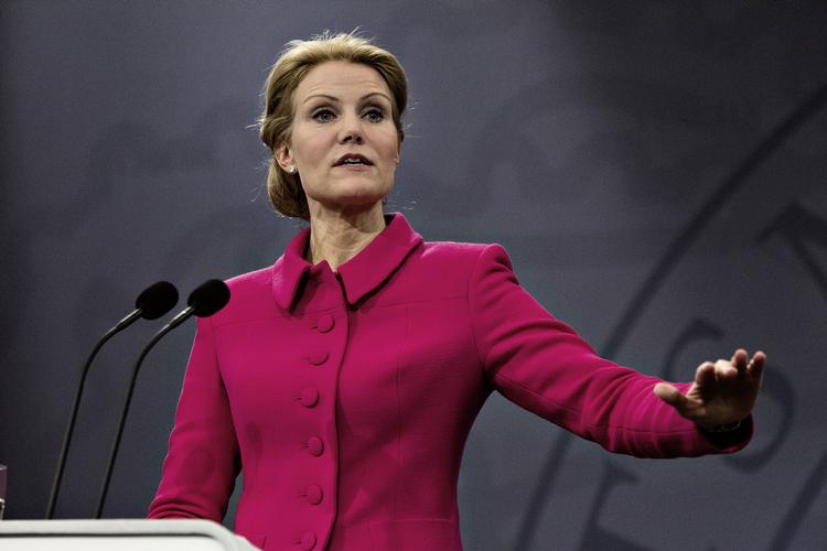 Bedrift. Statsministeren har formået det umulige – drastisk at devaluere det politiske sprogs i forvejen temmelig løsagtige omgang med ord og begreber, skriver Rune Engelbreth. 