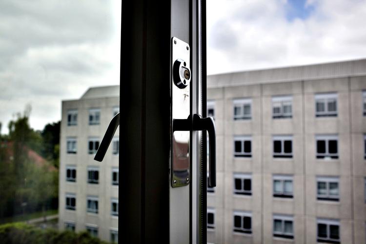 Lukket. SF's Arly Eskildsen kræver klar besked fra embedsmænd om dødsfald på den lukkede psykiatriske afdeling ved Bispebjerg i København. (arkivfoto) 