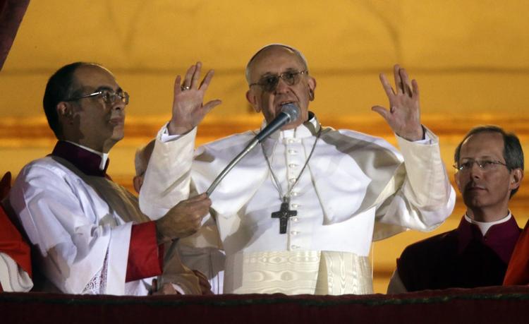 Overraskelse. Jorge Mario Bergoglio er den første pave, der ikke kommer fra Europa. Han var heller ikke blandt favoritterne. 