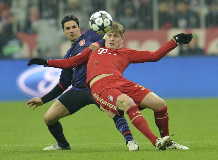 effektivt. I en ujævn kamp havde Bayern initiativet i ottendedelsfinalen mod Arsenal, men englænderne snuppede sejren med 2-0 efter effektiv udnyttelse af få chancer. 