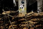 Leder. Overalt i Damaskus ses præsident Bashar al-Assads portræt. 