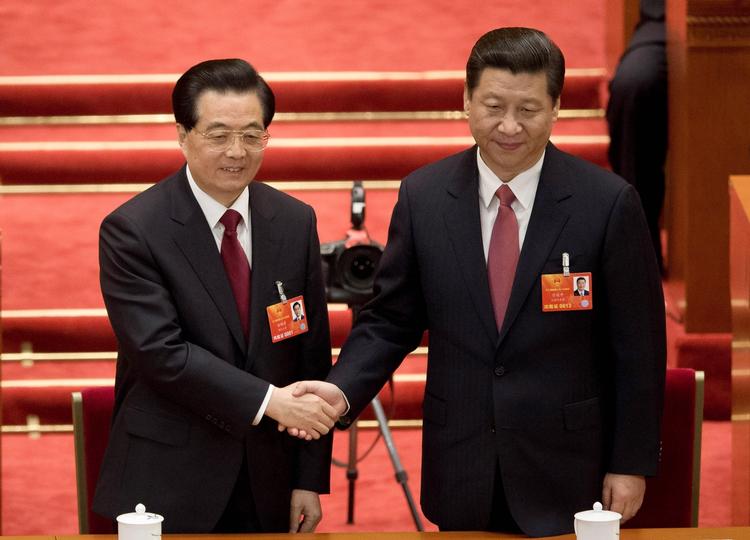 Ens. Den ene siger farvel, og den anden goddag. Men derudover skal man ikke forvente så mange ændringer i den kinesiske politik, forventer eksperterne. 