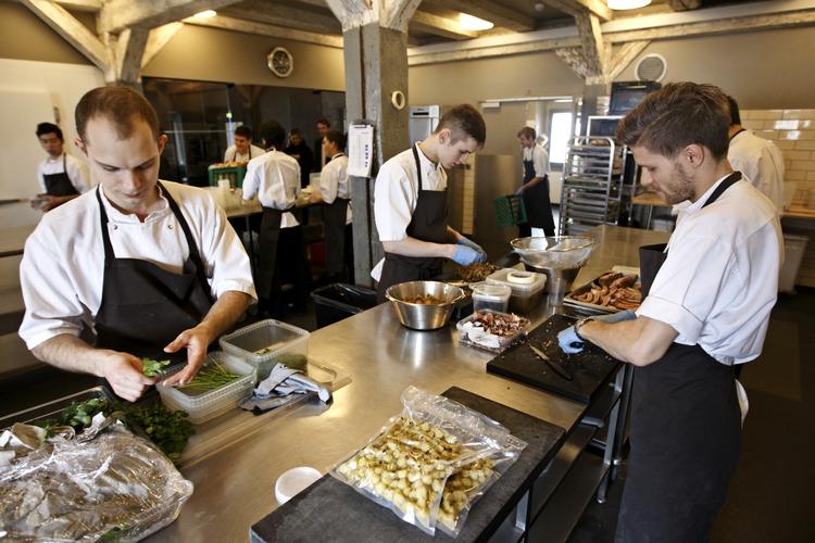 Noma. Den mest hypede restaurant i landet, måtte igen kigge langt efter den tredje Michelin-stjerne, som alle madanmeldere mener, restauranten fortjener. 