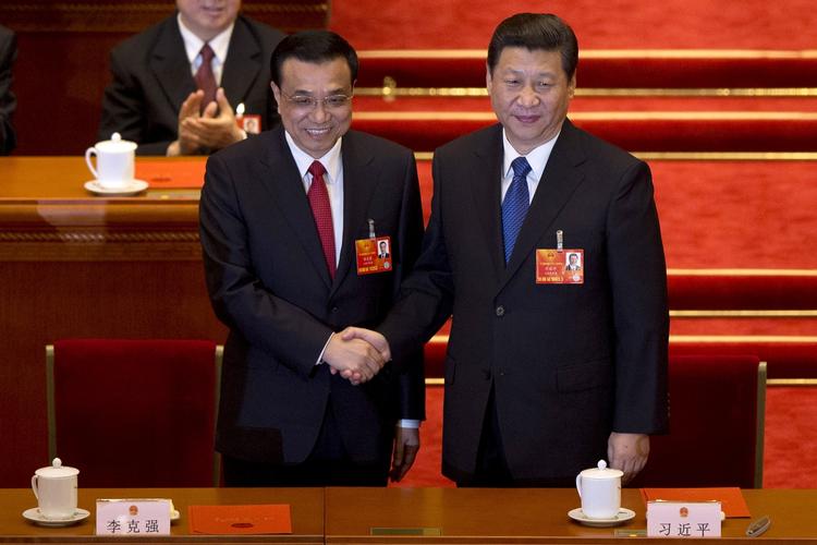 Permierminister. Li Keqiang (til venstre) forventes at sidde på posten som premierminister de næste ti år. 