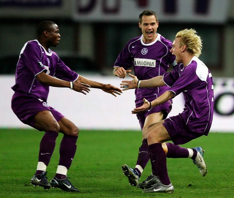 rutineret. I sin tid i østrigsk fodbold blev det også til kampe i Europa Cup for  Rabiu Afolabi (tv). 