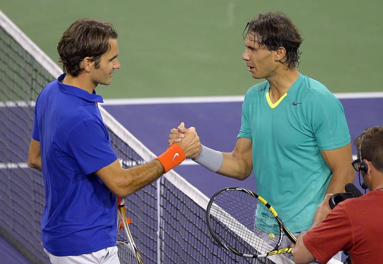 topmøde. Rafael Nadal (th) siger tak for kampen til Roger Federer. 