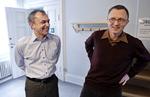 Forhandling. Selv om Michael Ziegler (tv) og Anders Bondo Christensen (th) står stejlt over for hinanden i forhandlingerne om lærernes arbejdstid, kan de godt grine sammen, som her i Forligsinstitutionen. 