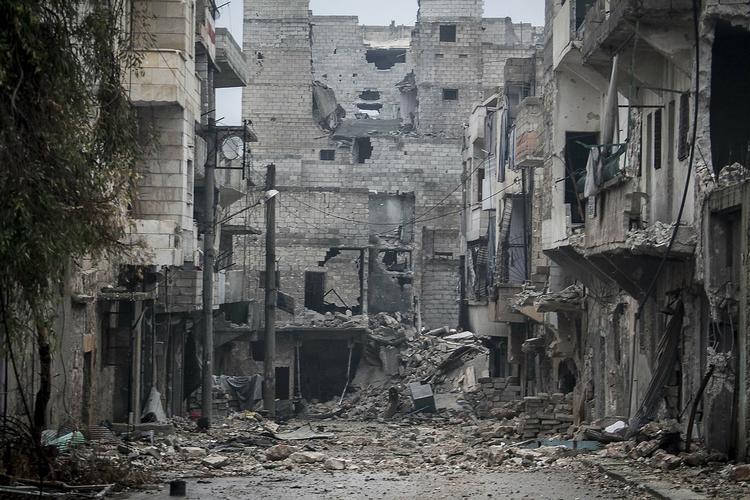 Våbentransport. Iran bruger civile fly og lastbiler til at transportere våben og militærfolk ind i Syrien, siger vestlige diplomater. 
