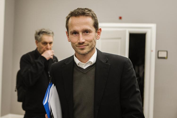 Løfte. Venstres gruppeformand, Kristian Jensen, mener, at S-R-SF-regeringen bør holde sit løfte om at bygge en motorvej mellem Herning og Holstebro. Et projekt, som V-K-O-regeringen selv iværksatte i 2010. 