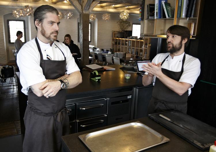 Michelinstjerner. Noma har igen fået to, mens Kadeau har fået én og Geranium to. Danmark er i det hele taget oppe på femten franske stjerner. 