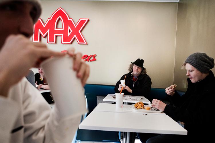 Burgerdebat. Henrik Vesterberg (billedet) gik på Max og blev fedtet ind i en lang række smagsdomme, analyser og sammenligninger. 