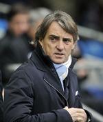 svaghed? Manchester Citys manager Roberto Mancini har en del midterforsvarere af høj klasse, men de har ikke kunnet afholde modstanderne fra at score mod de engelske mestre. 