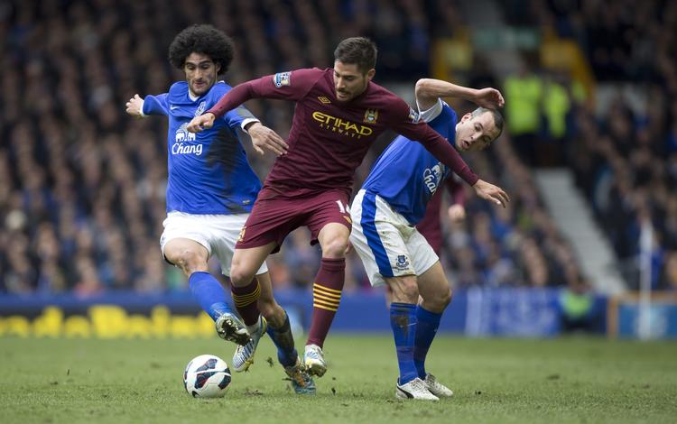 nærkampe. Everton leverede et sandt arbejdsraseri i kampen mod Manchester City. 