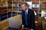 Turbulens. Finansminister Bjarne Corydon (S) er ikke populær i egne rækker. 