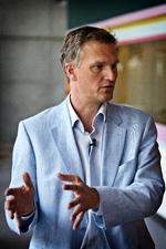 Vinde. Som nyhedsdirektør i DR har Ulrik Haagerup oplevet stormvejr i flere retninger. 
