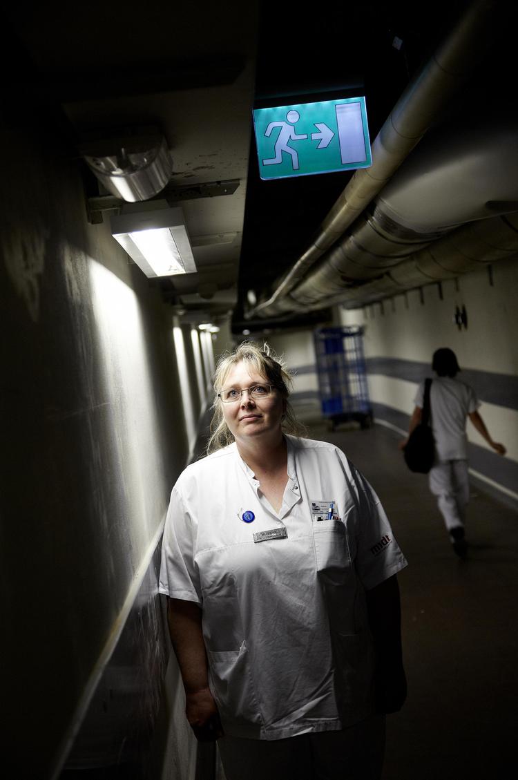 Omsorg. Sussie Brizarr har altid vidst, at hun skulle være sygehjælper – det, der i dag hedder social- og sundhedsassistent. Hendes mor var nyresyg næsten hele hendes barndom, og målet var entydigt at være tæt på patienten: sygehjælper og generalist. 