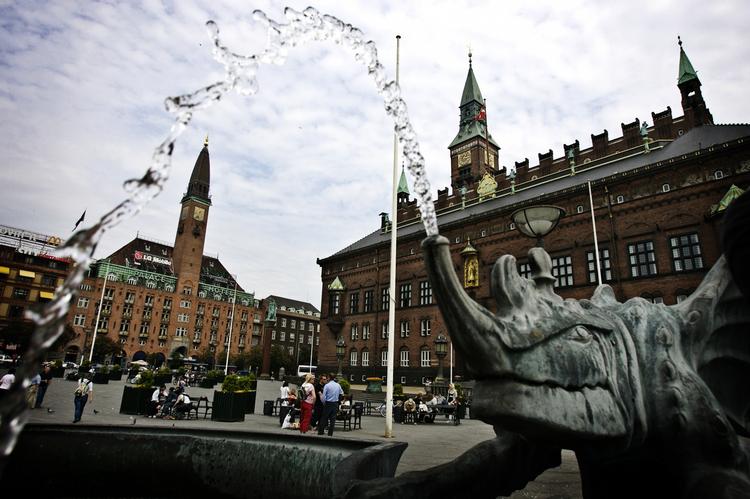 KOMMUNALVALG. Meningsmålinger viser, at Enhedslisten står til en stor fremgang på Københavns Rådhus. Det bliver en udfordring for de borgerlige partier, erkender borgerrepræsentanter. 