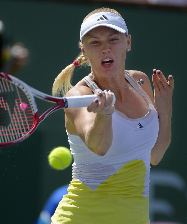 Taber. Caroline Wozniacki blev konstant presset langt ned på banen. 