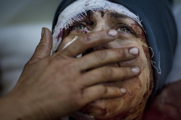 tragedie. Dagligt dræbes og lemlæstes tusinder af uskyldige civile ofre i Syrien. 