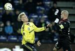 tomt. FC Midtjyllands Kristian Bak Nielsen (th) føler ikke længere et pres fra tilskuerne på Brøndby stadion. 