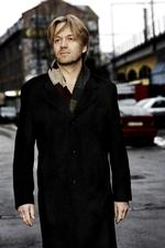 Debutant. Jakob Melanders første krimi virker fortænkt. 