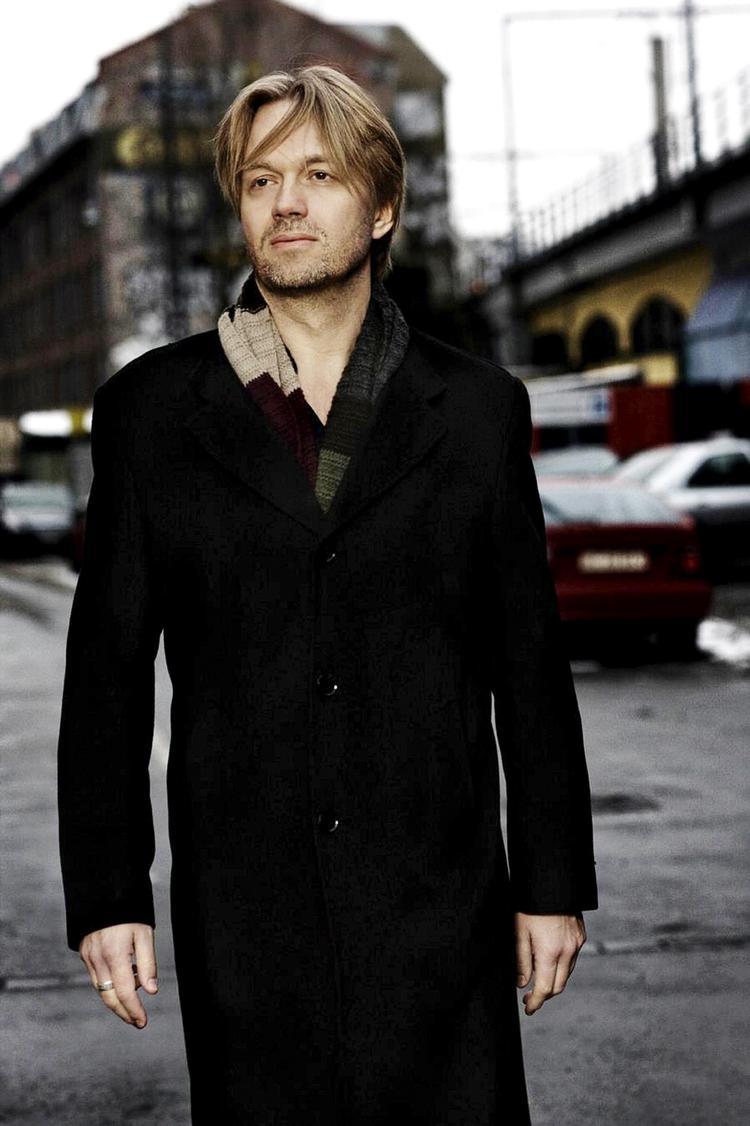 Debutant. Jakob Melanders første krimi virker fortænkt. 