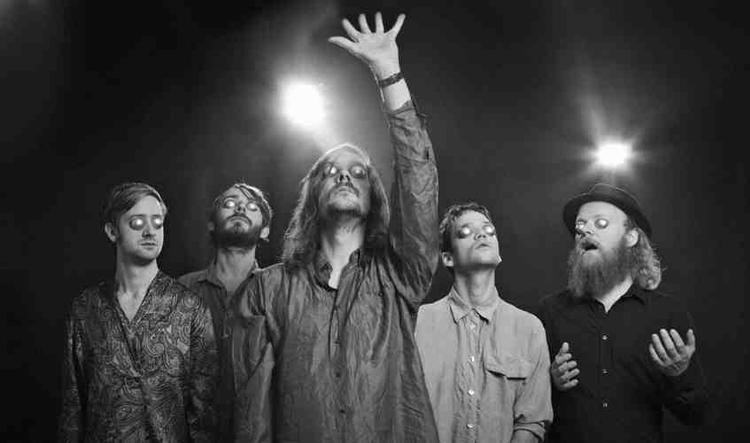 Drone. Det første band Drone Recordings udgiver er Silver 6, som ses her. 