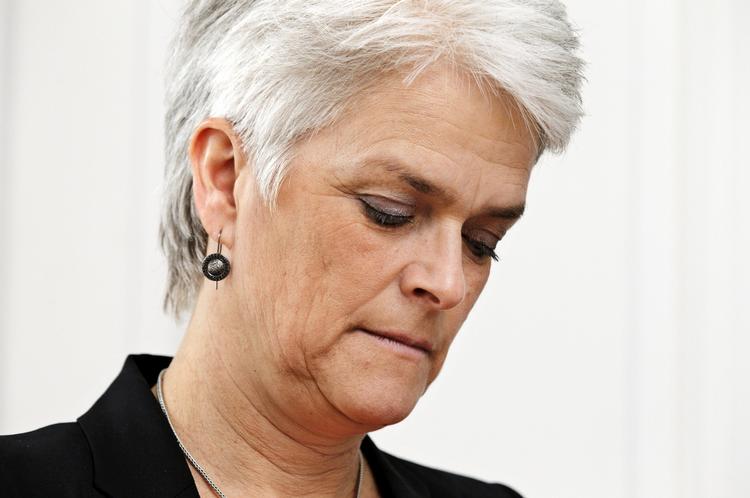 Udmedelser. Jesper Petersen melding om, at han forlader SF til fordel for Socialdemokraterne er formodentlig ikke den sidste, vi får at se. 