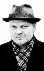 Prisværdig. Det er tredje gang, Hallgrimur  Helgason er  indstillet til  Nordisk Råds  Litteraturpris.  I 1999 for  ’101 Reykjavik’, 2007 for  'Stormland' og  nu for 'Kvinden ved 1000 grader'. 