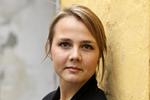 Finansskat. Emilie Turunen nedtoner sin kamp for finansskatten, fordi hun nu er blevet Socialdemokrat. Jesper Petersen vil ikke forholde sig til, om hans partiskifte har fået ham til at ændre holdning. 