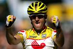 Triumf. Constantino Zaballa har taget sejren i Afrika i Tour de Tipaza. 