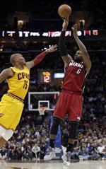 Stime. Det er 50 dage siden Miami og LeBron James (t.h.) har tabt en kamp. 