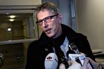 Utroværdigt. Jan Villadsen mener, at direktørerne sender forkerte signaler til medarbejderne, når de sætter deres egen løn op, samtidig med at medarbejderne må se langt efter flere månedlige kroner på bankbogen. 