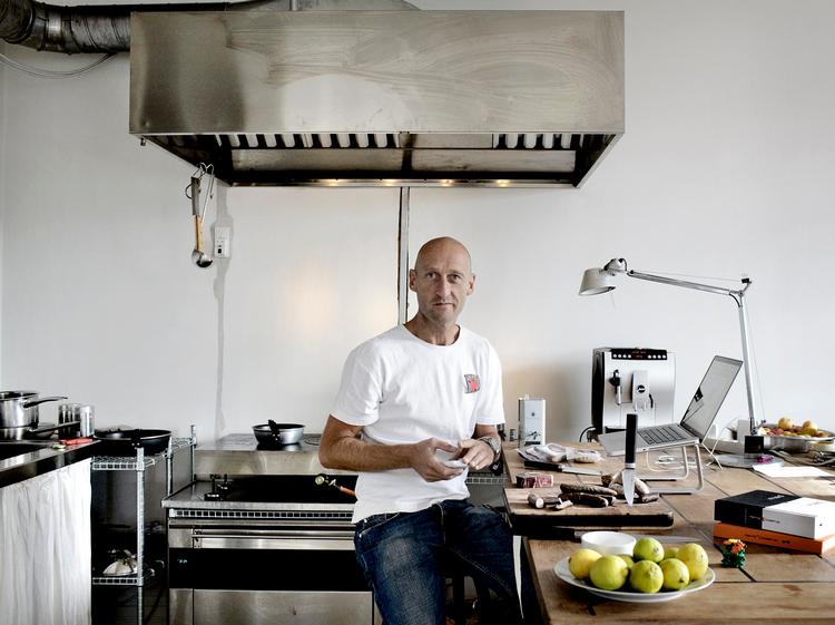 passioneret. Henrik Boserup elsker at lave mad - også i sit private køkken. 