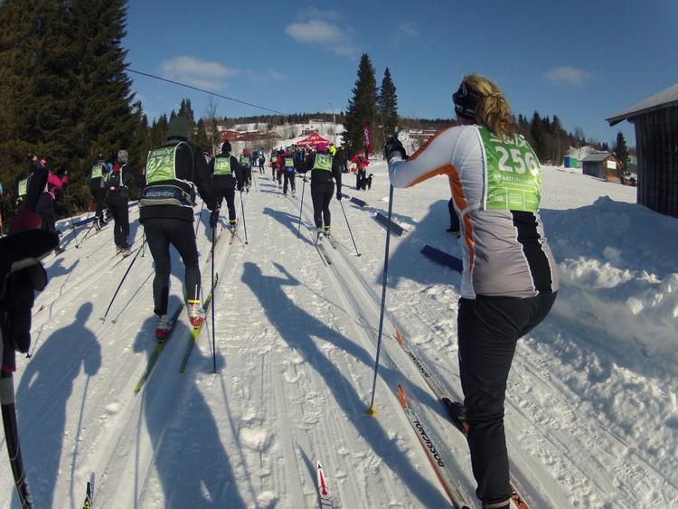 PREMIERELØB. Åres nye langrendsløb startede allerede fredag med en kort version, 35 km for motionister. I dag løb eliten og de mere modige 75 km. 