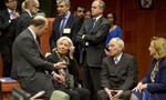 Den franske finansminister Pierre Moscovici (t.v.), chefen for Den Internationale Valutafond Christine Lagarde (i midten) , Tysklands finansminister Wolfgang Schaeuble samt den østrigske finansminister Maria Fekter vender situationen ved gårsdagens møde. 