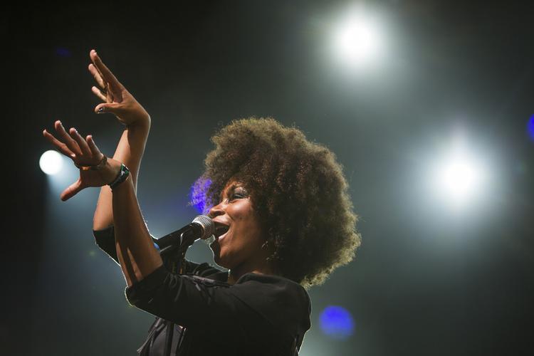 Helhedsindtryk. Nabiha skriver gode popsange, men opfølgeren har ikke debutens durkdrevne charme. 