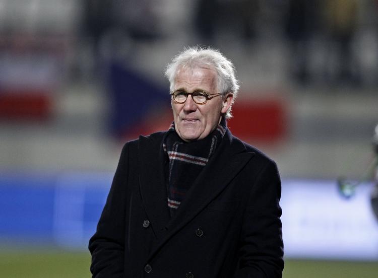 Afgående. Morten Olsen har kontrakt med DBU til sommeren 2014. Han har tridligere været klubtræner i Brøndby, FC Köln og Ajax. 
