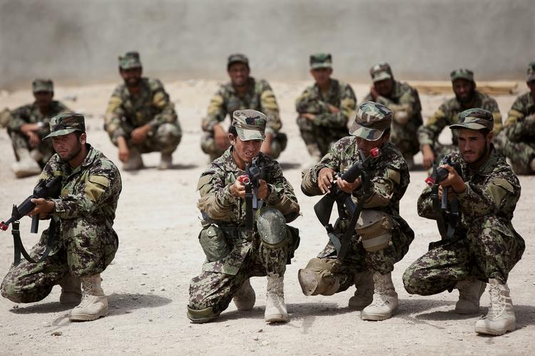 FUP. Mænd der giver sig ud for at være amerikanske soldater i Afghanistan har narret flere kvinder til at sende penge. (Arkivfoto) 