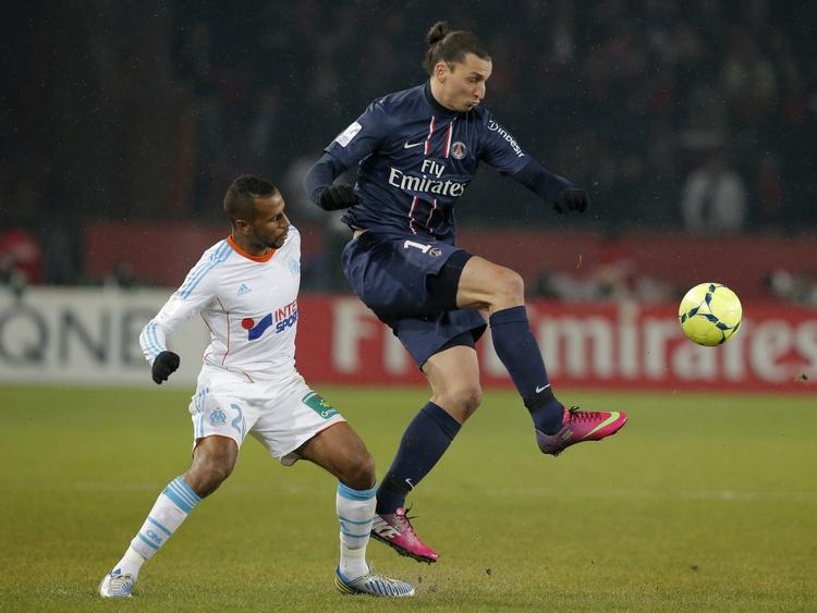 skat. Zlatan Ibrahimovic kan sammen med andre højtbetalte fodboldstjerner i Frankrig blive klemt på indtjeningen, hvis der indføres en millionærskat i Frankrig. 