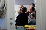 skat? Hvis de ansatte hjælper hinanden med at passe børn på jobbet, er det ifølge Skat ikke skattepligtigt. 