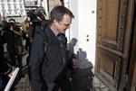 Lærerkonflikt. Danmarks Lærerforening opfordrer nu lærerne til at skrive til elevernes forældre og offentliggøre brevene for at hente ekstra støtte i befolkningen. Lockouten begynder lige efter påskeferine, hvis der ikke findes en løsning inden. 