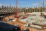billet-kaos. Sådan så byggeriet af 'Arena Fonte Nova' i Salvador i det nordøstlige Brasilien ud for et år siden. Nu skal der spilles åbningskamp på det nye stadion, der skal benyttes til VM næste år. 
