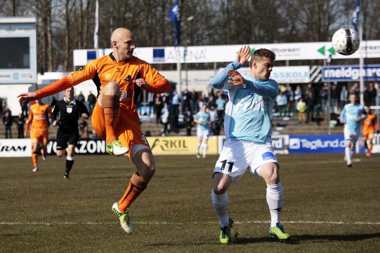 LUKKET. For femte kamp i træk blev der ikke scoret mod Johnny Thomsen (tv.) og Randers FC. 