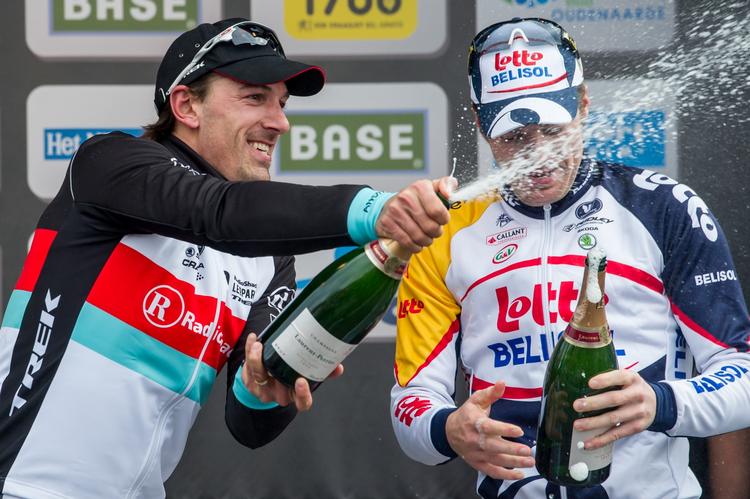 Vinderen. Mens Fabian Cancellara fejrede sejren i Flandern Rundt lykkedes det kun tre ryttere fra hans tidligere hold at gennemføre. 