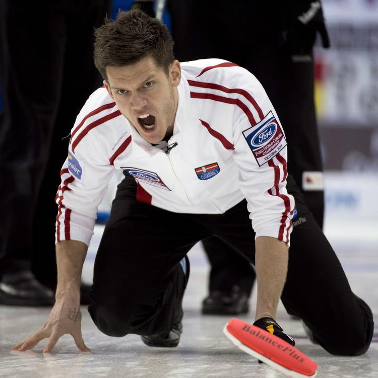 9-2. Den danske skipper Rasmus Stjerne havde held til at styre stenene sikkert i hus til sejr over Finland. 